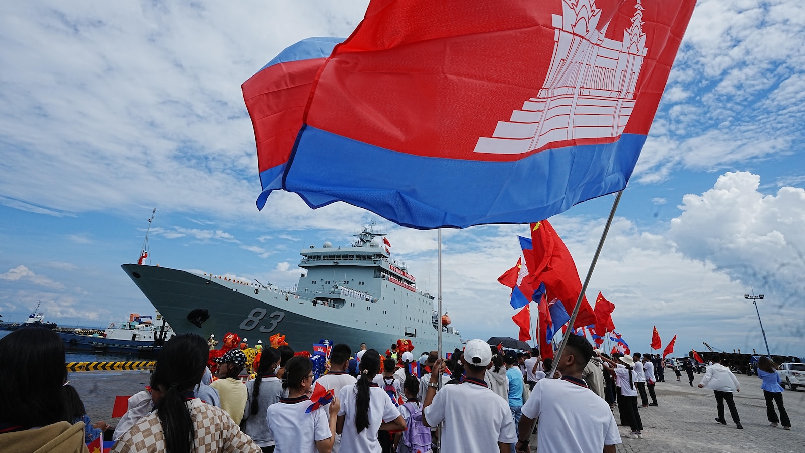 Chinese navy ships make a friendship visit to Cambodia as concerns over military links linger