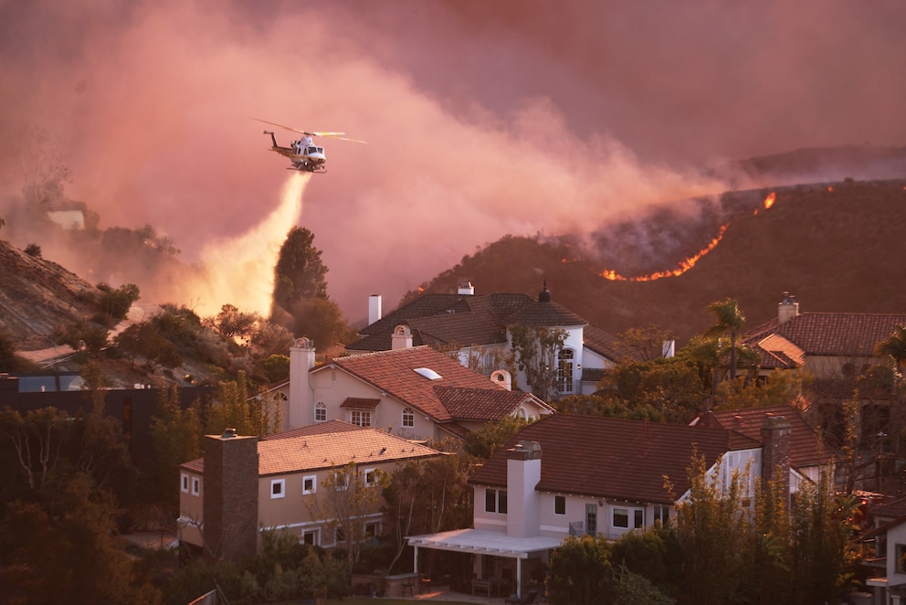 Los Angeles fires latest 30,000 under evacuation order as Pacific