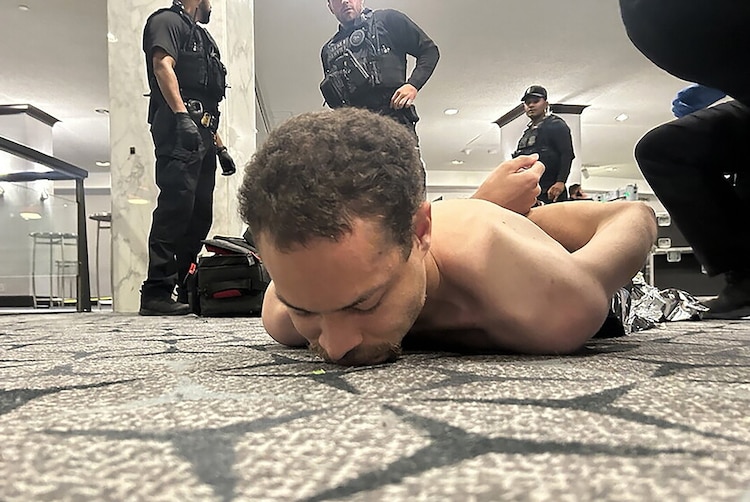 Gunman charges White House Correspondents' Dinner checkpoint with Trump inside: Shooter arrested