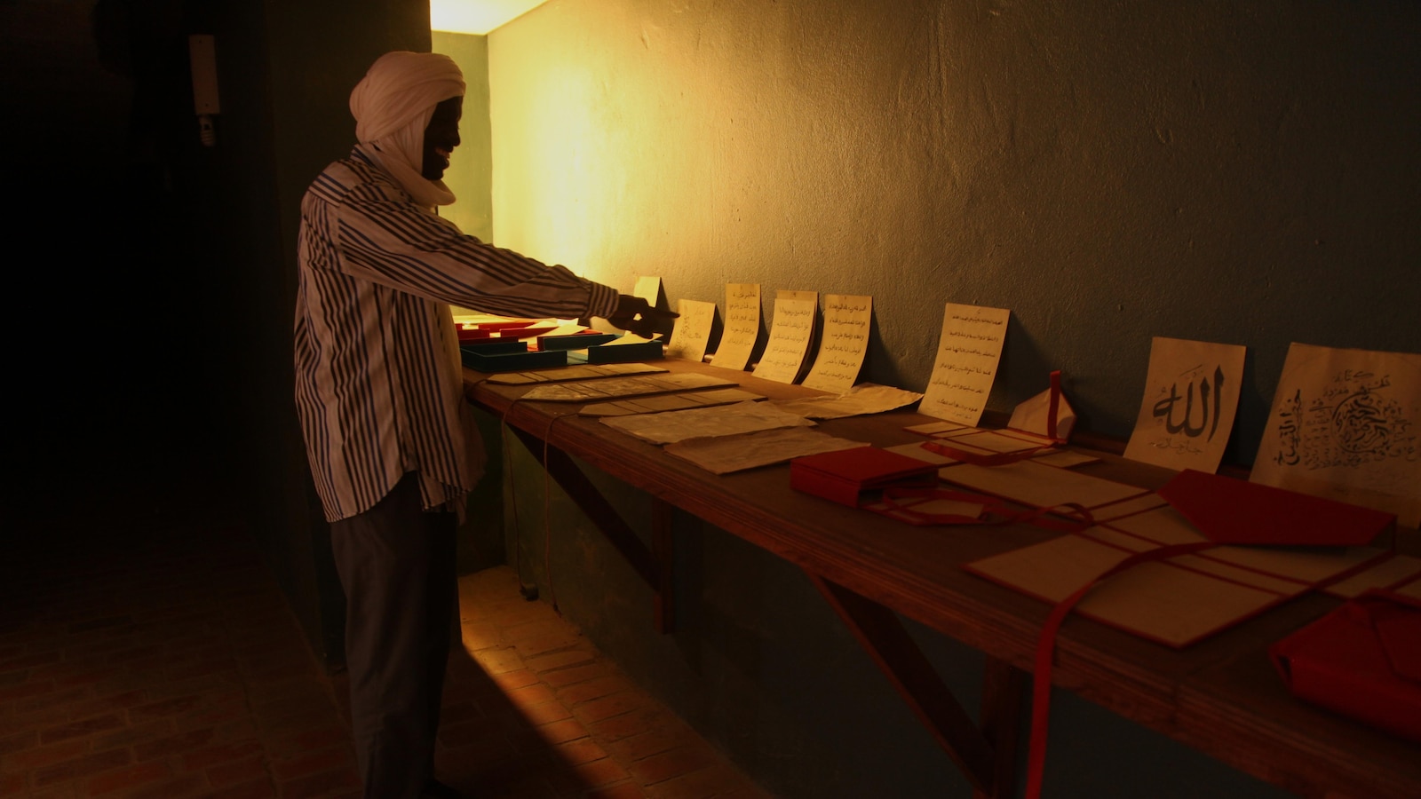 نجت مخطوطة تمبكتو الشهيرة من تنظيم القاعدة لكن التهديد لا يزال قائما