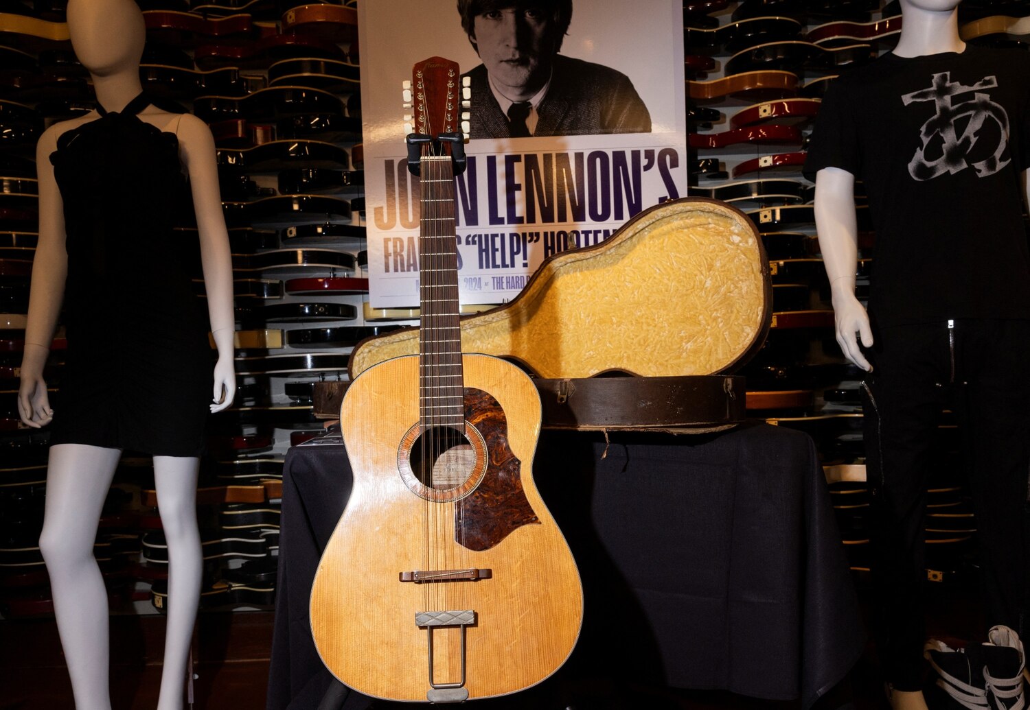 John Lennon's 'Help!' guitar sells for a record $2.9 million at auction -  ABC News, image size:1500x1035