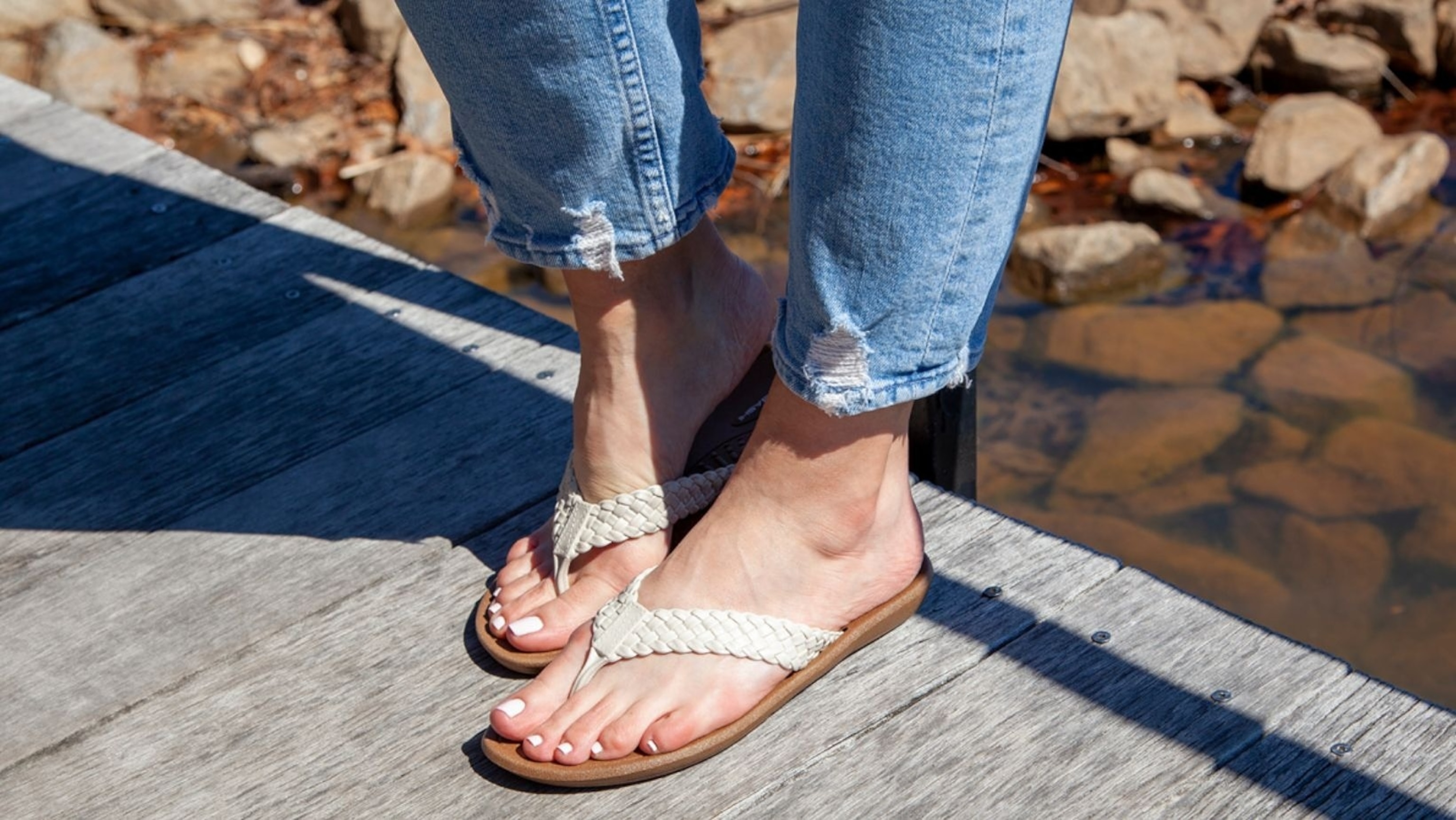 Okabashi: Flip-flops and Slides