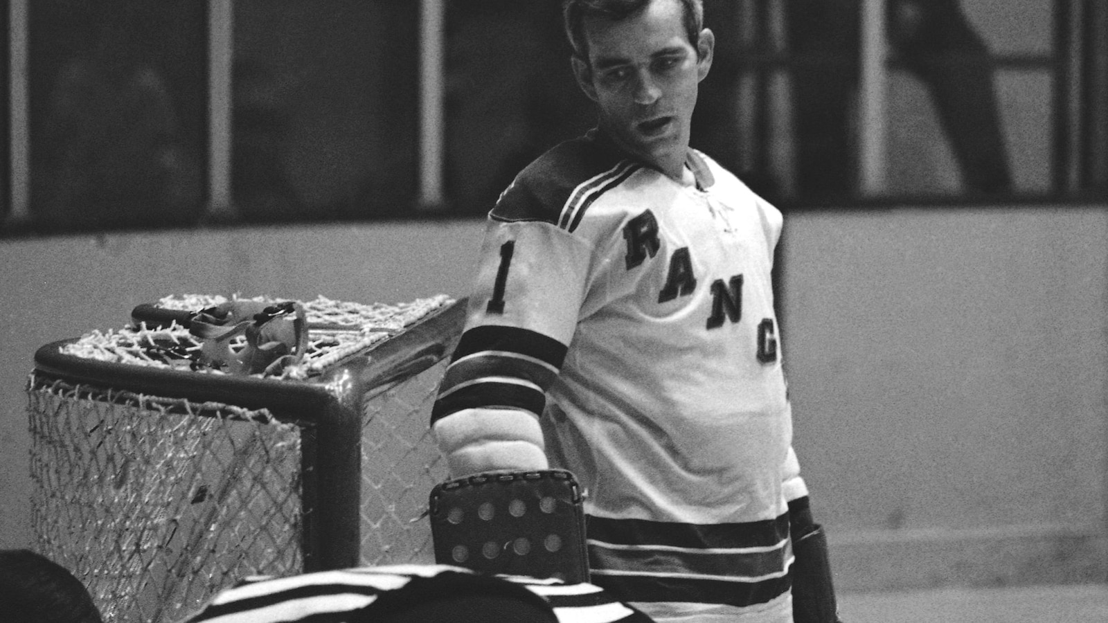 Rangers, Red Wings Hall of Fame goaltender Ed Giacomin dies at 86
