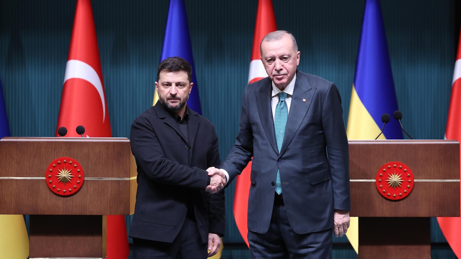 Турското министерство на отбраната съобщи че е свалило извън контрол