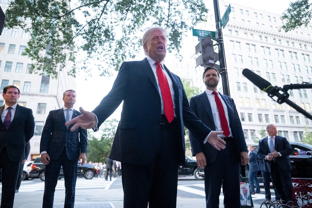 PHOTO: US-POLITICS-TRUMP