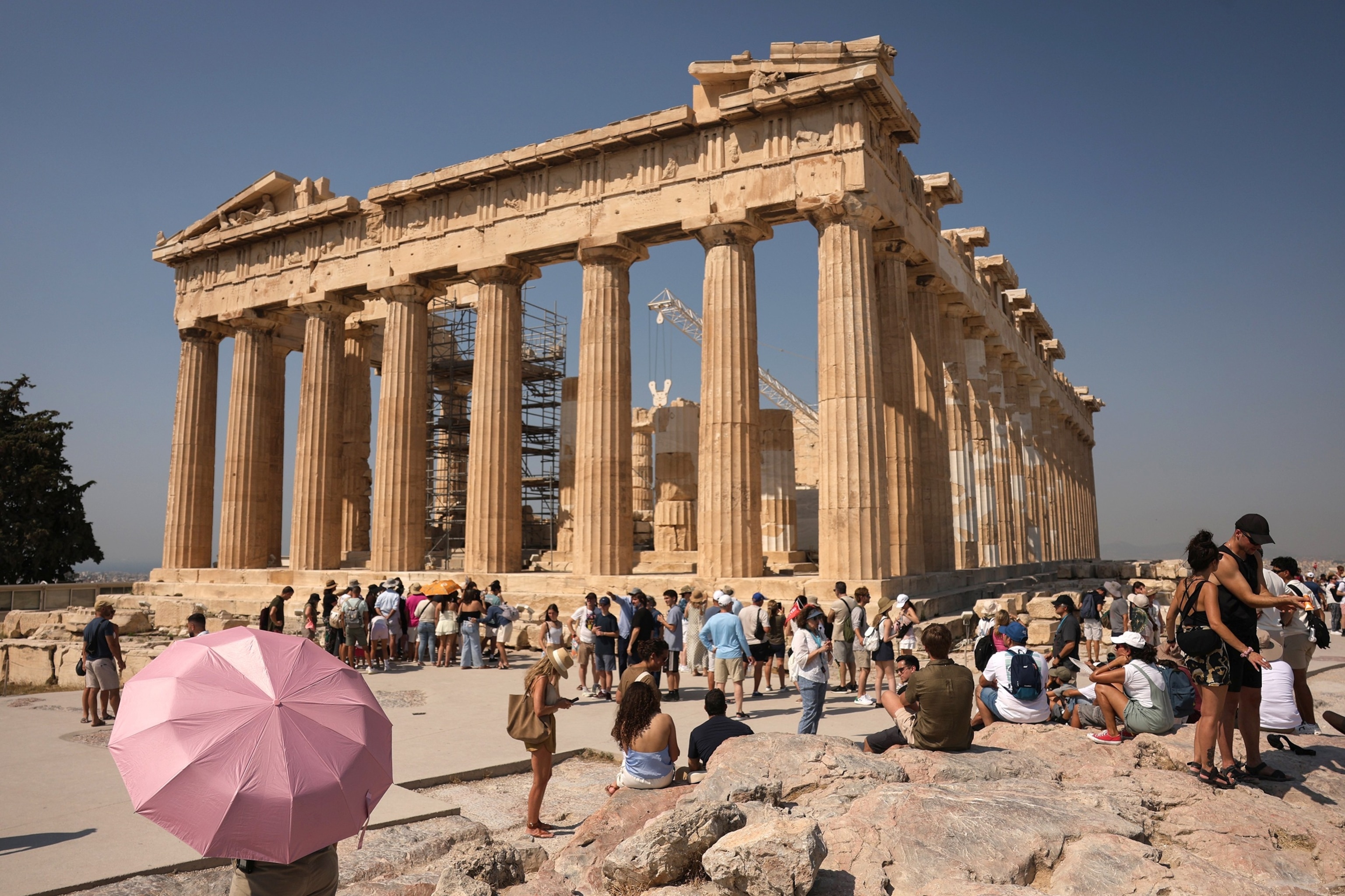 Μαχαίρωσαν 2 Αμερικανοί έξω από την Ακρόπολη στην Ελλάδα
