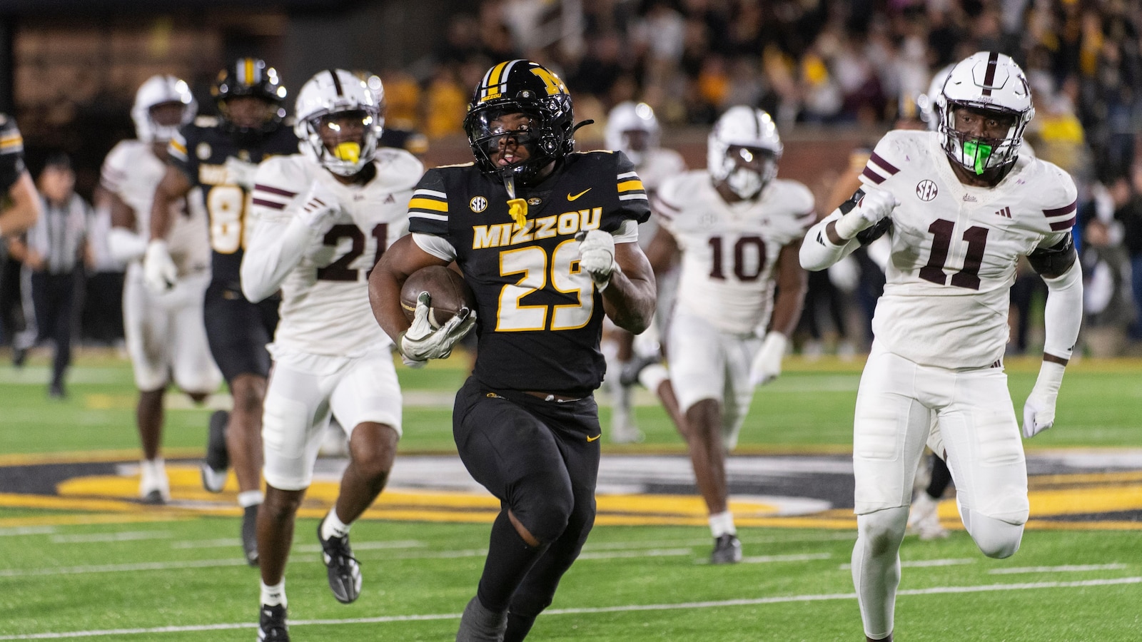 Hardy rushes for career-best 300 yards, 3 TD to help Missouri beat Mississippi State 49-24
