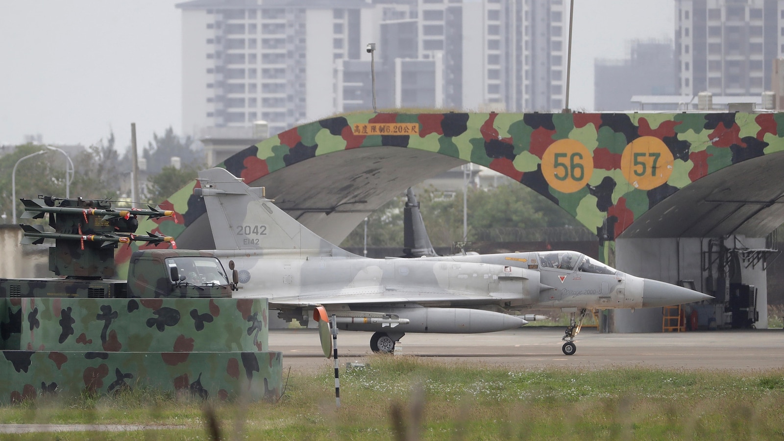 Китайската народноосвободителна армия провежда втори ден от широкомащабни военни учения