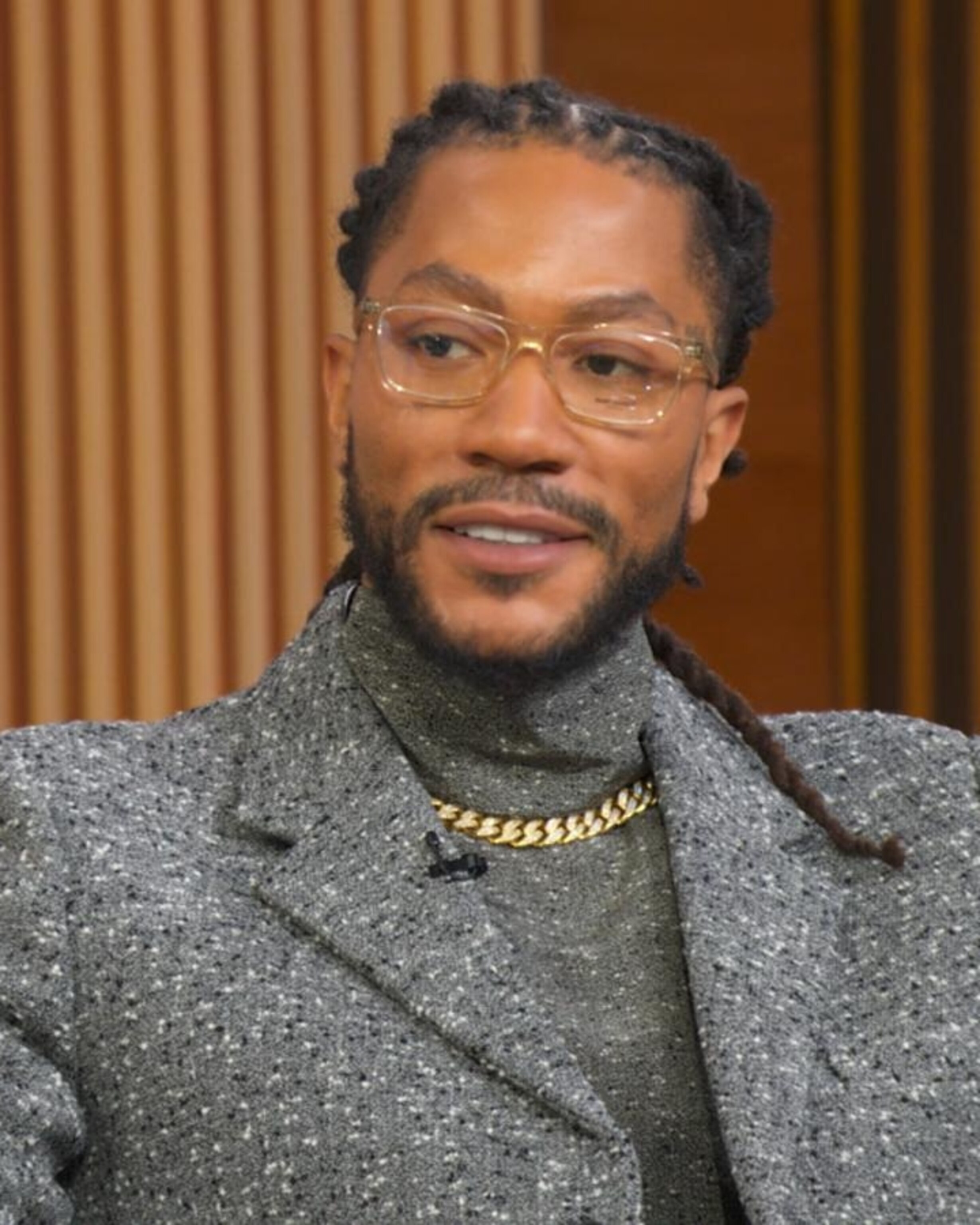 Video Derrick Rose's jersey retired - ABC News