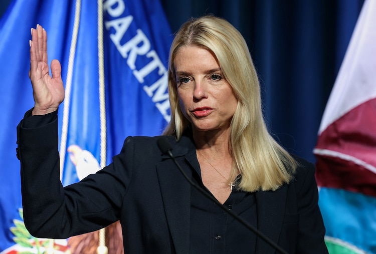 Trump admin updates: Trump wants Senate to cancel August ...