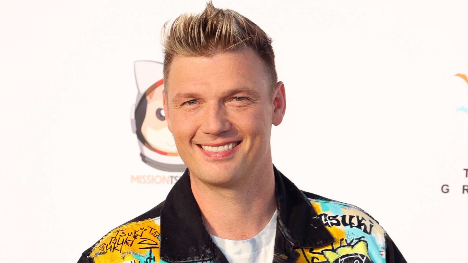 Nick Carter shares sweet photo of him cuddling his 3 kids 'Feels good