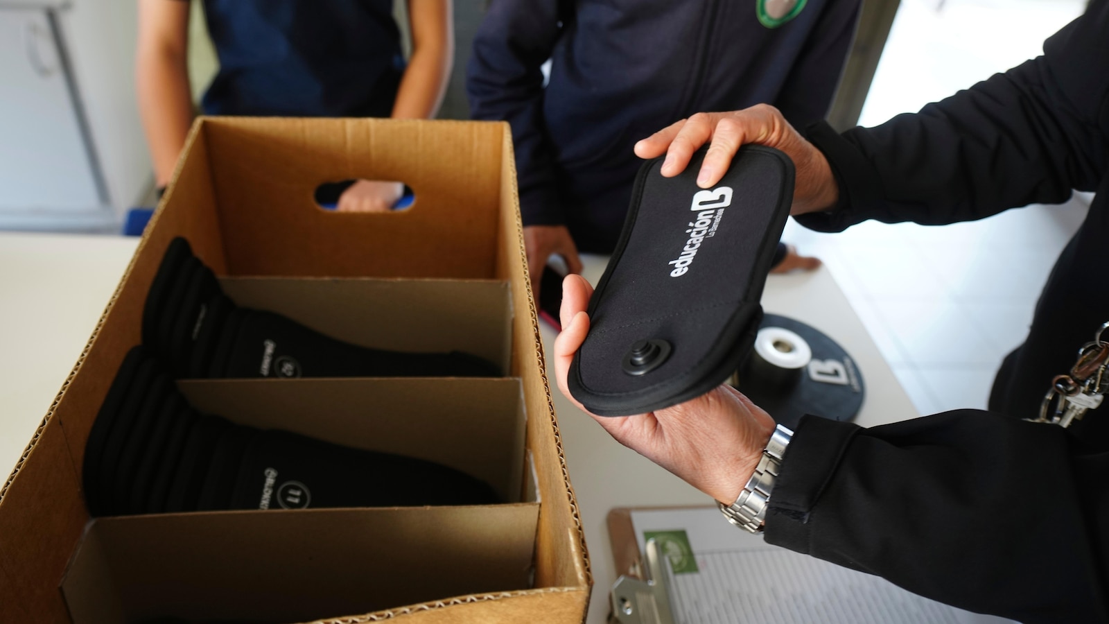 Чили прие законопроект забраняващ използването на мобилни телефони и други