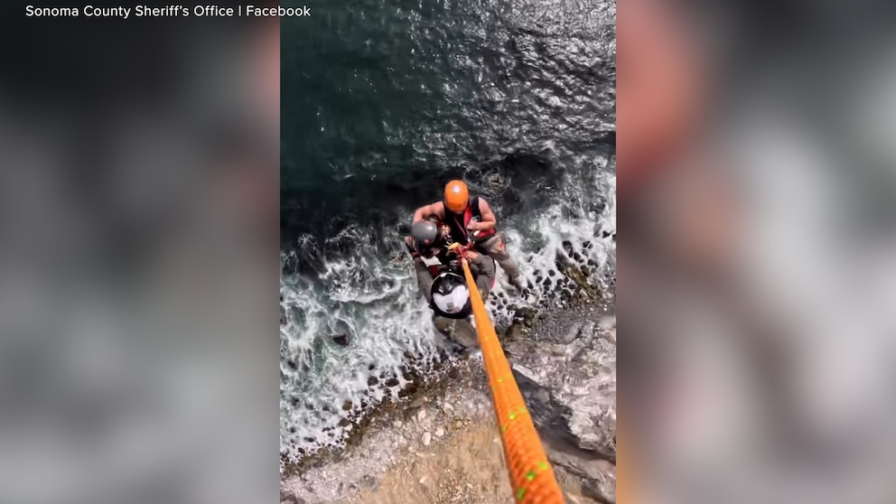 Video 2 hikers rescued by helicopter from remote beach as rising tides cut off exit route Video 2 hikers rescued by helicopter from remote beach as rising tides cut off exit route