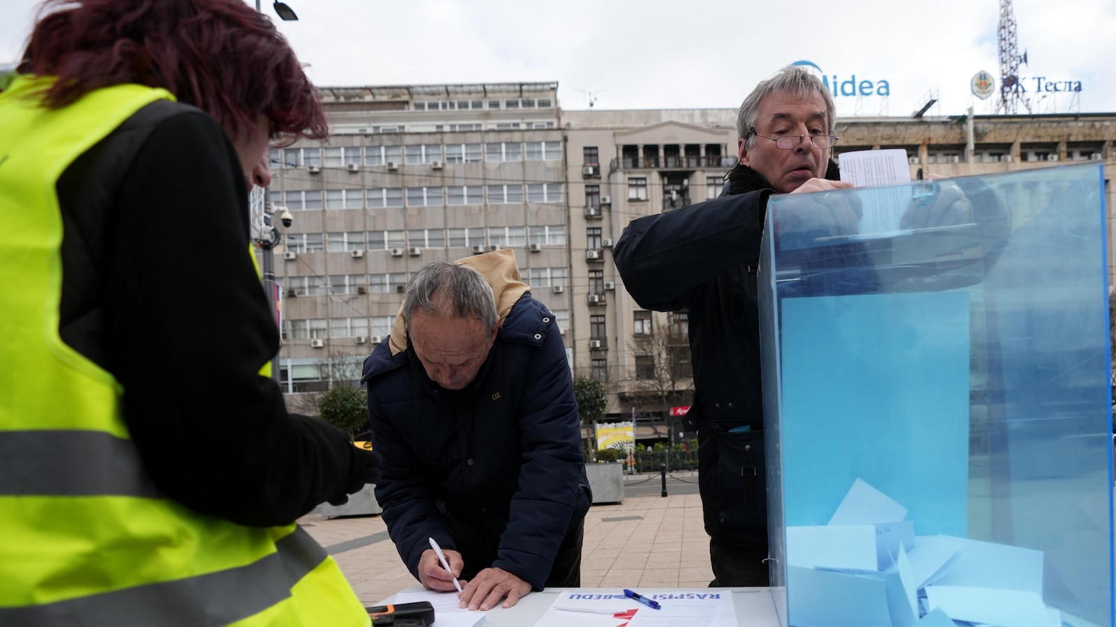 Протестиращите студенти в Сърбия настояват за подкрепа за предсрочни избори, които се надяват да изместят Вучич