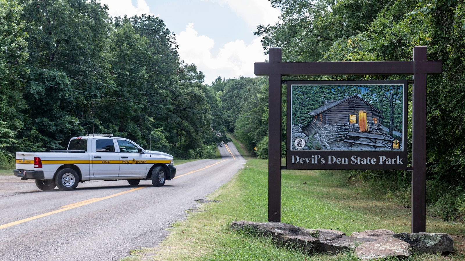 Arkansas Police Release Sketch of Suspect in Parents’ Murder at Devil’s Den Park