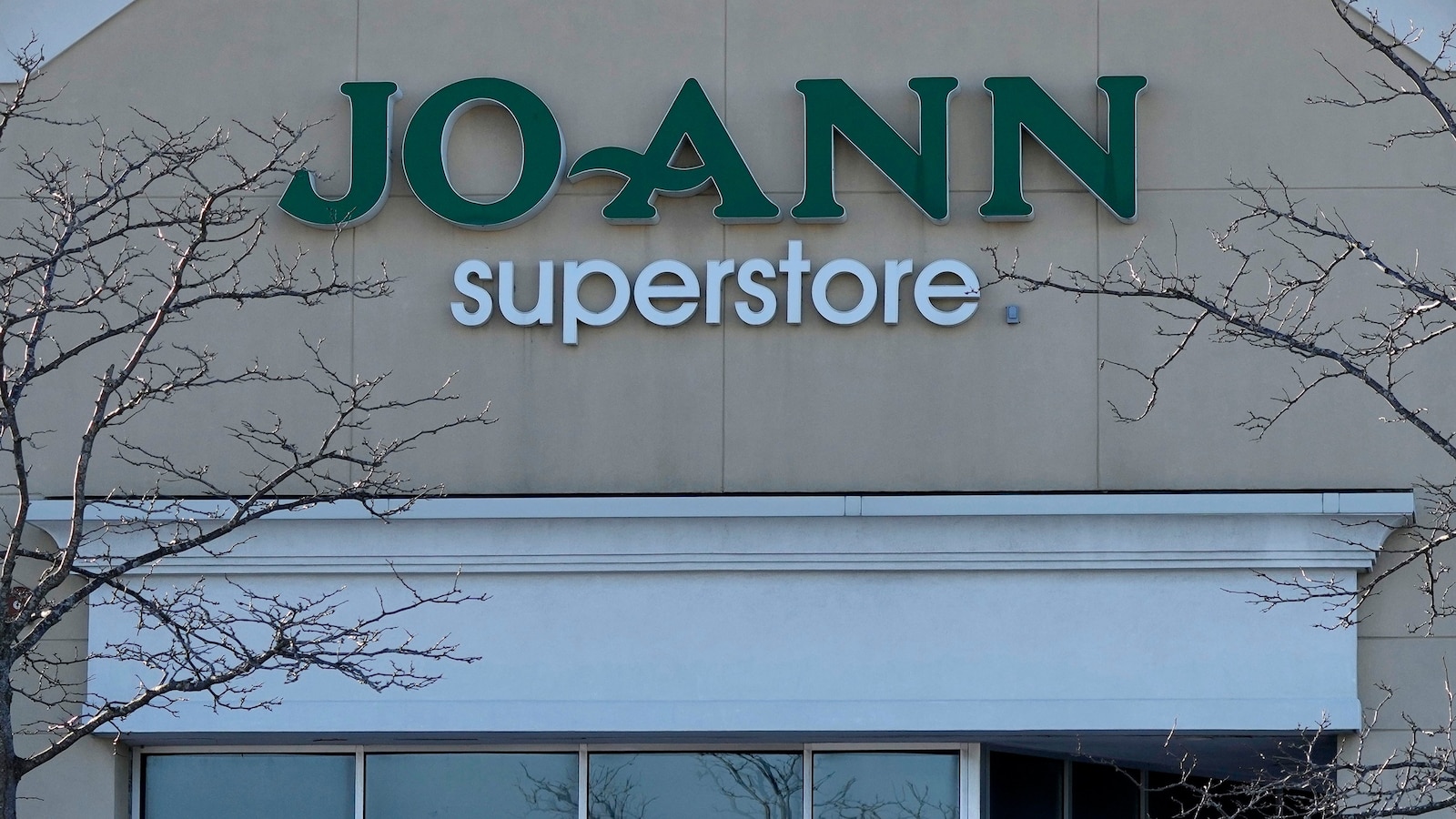Joann to close all its fabric and craft stores amid bankruptcy ABC News