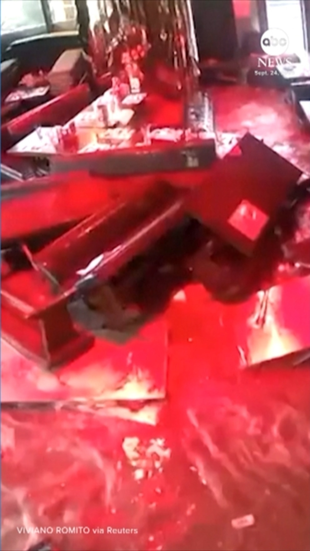 NextImg:Video Floodwaters crash into Hong Kong restaurant