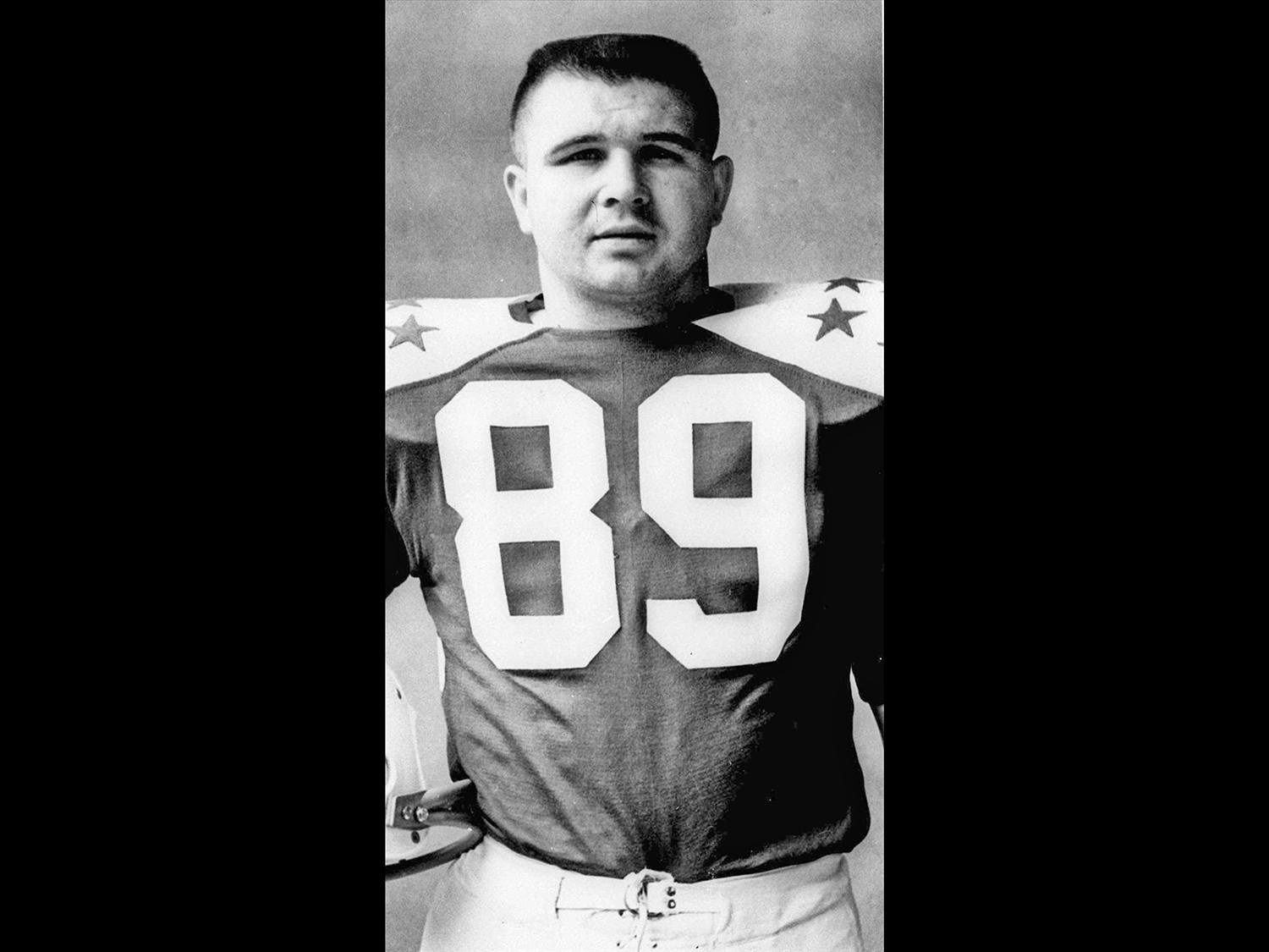 Ditka returns to Chicago as coach