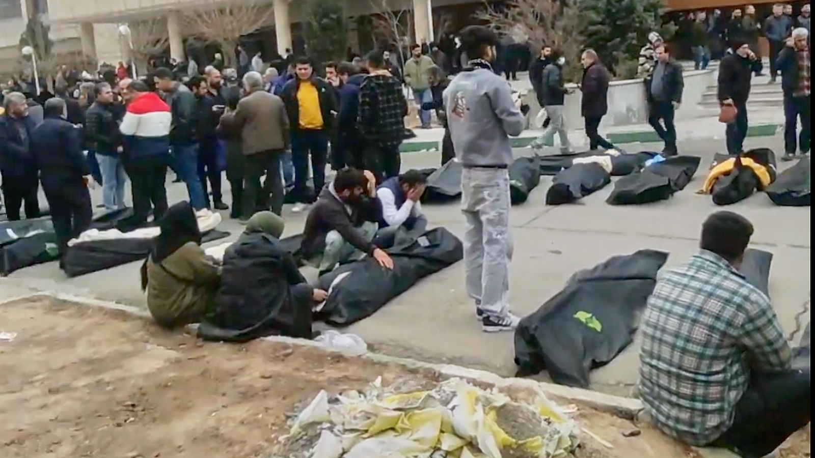 Шест иранци говориха с Асошиейтед прес за протестите в Иран