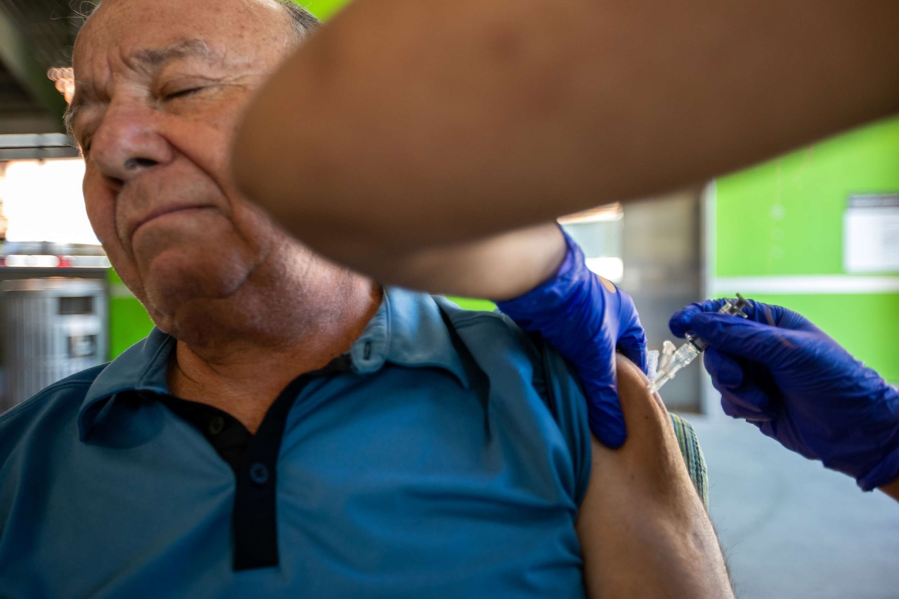 PHOTO: A man receives his flu vaccine during a flu and COVID-19 vaccination clinic at Kaiser Permanente Pasadena, on Oct. 12, 2023, in Pasadena, Calif.