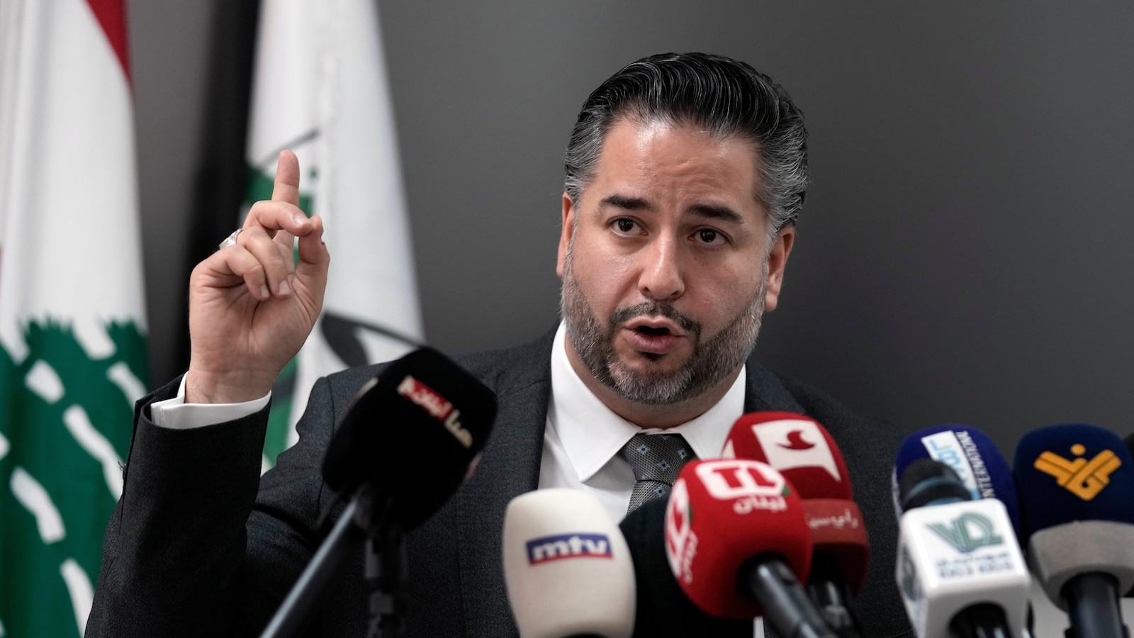 Длъжностни лица казват че съдебните власти на Ливан са наредили