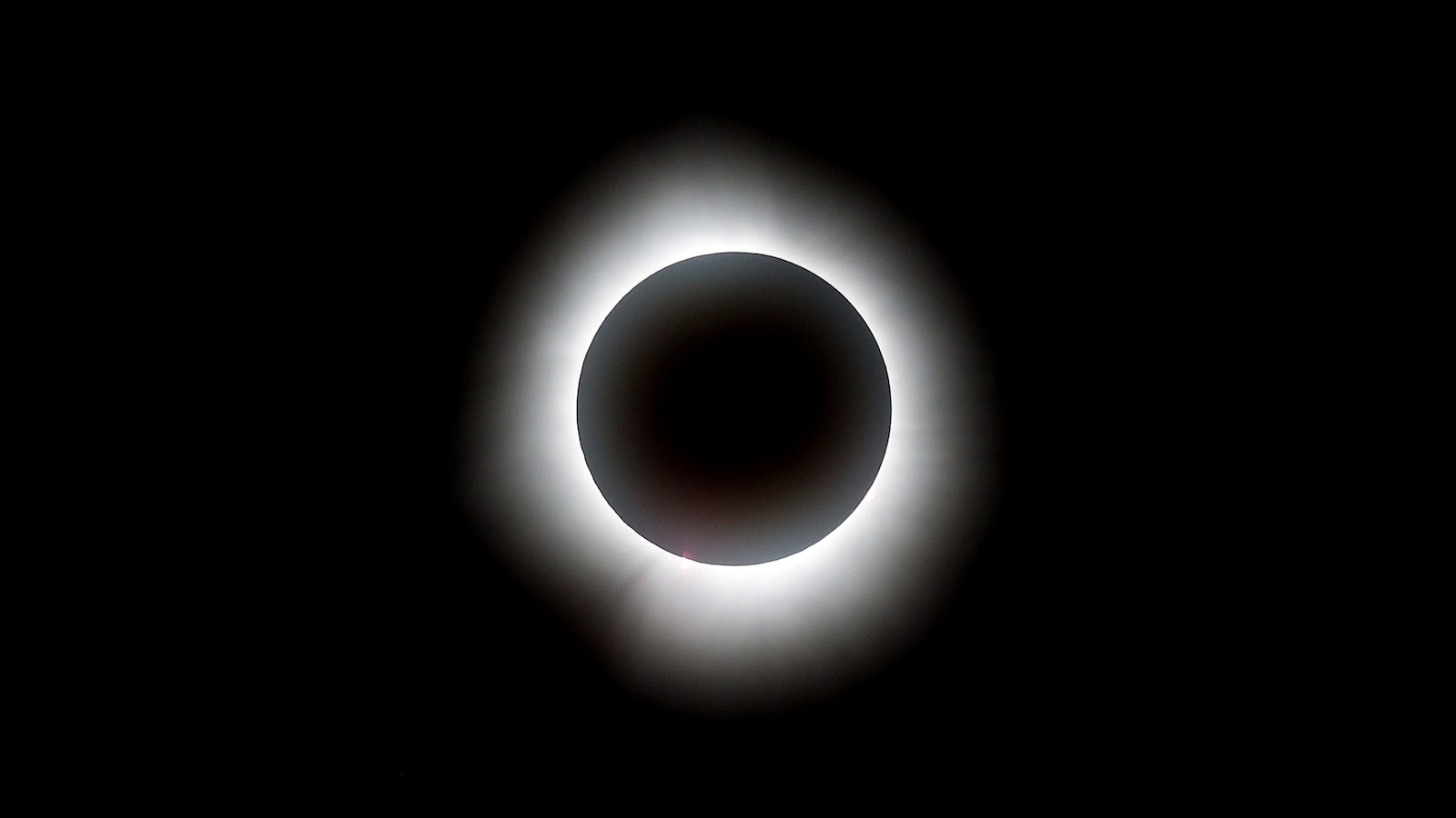 If you love astronomy, Wednesday, Aug. 12 is your day. <https://t.co/aPKoX8c6Ni>
 [↧](https://t.co/aPKoX8c6Ni)