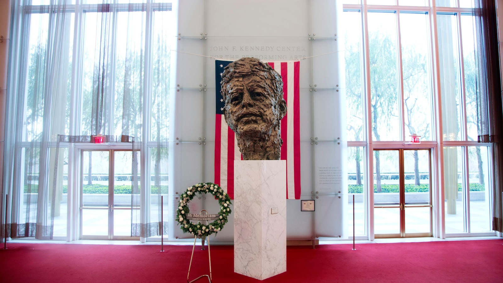 Het jazzconcert op kerstavond in het Kennedy Center werd geannuleerd nadat de naam van Trump aan het gebouw was toegevoegd