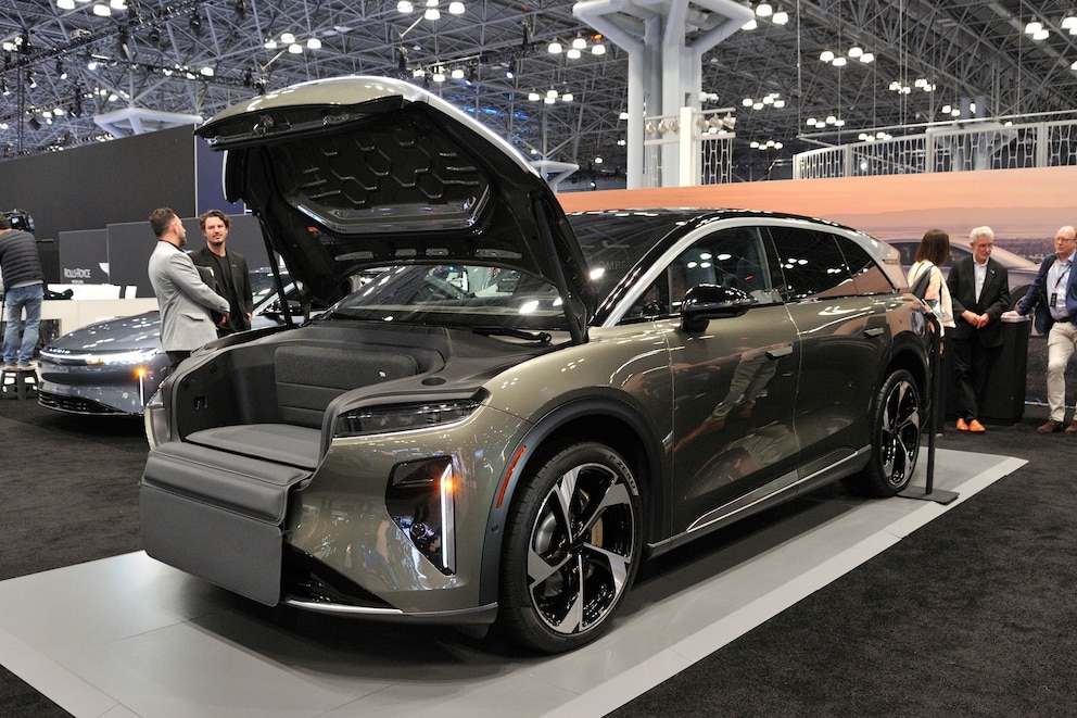'Incredible deals': Why now is the best time to buy an electric vehicle ...