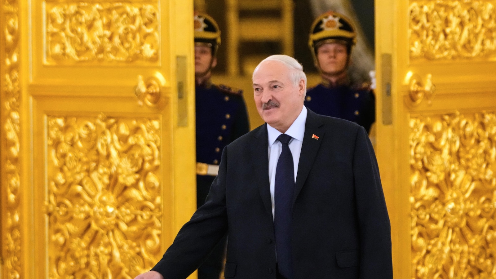 De Wit-Russische leider verleent gratie aan 18 gevangenen in een poging de banden met de VS te verbeteren