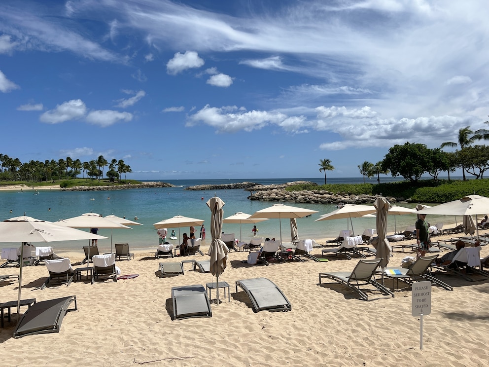 PHOTO: Four Seasons Oahu Beach