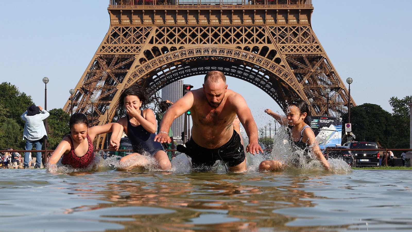 European temperatures soar with heat set to break UK, French records