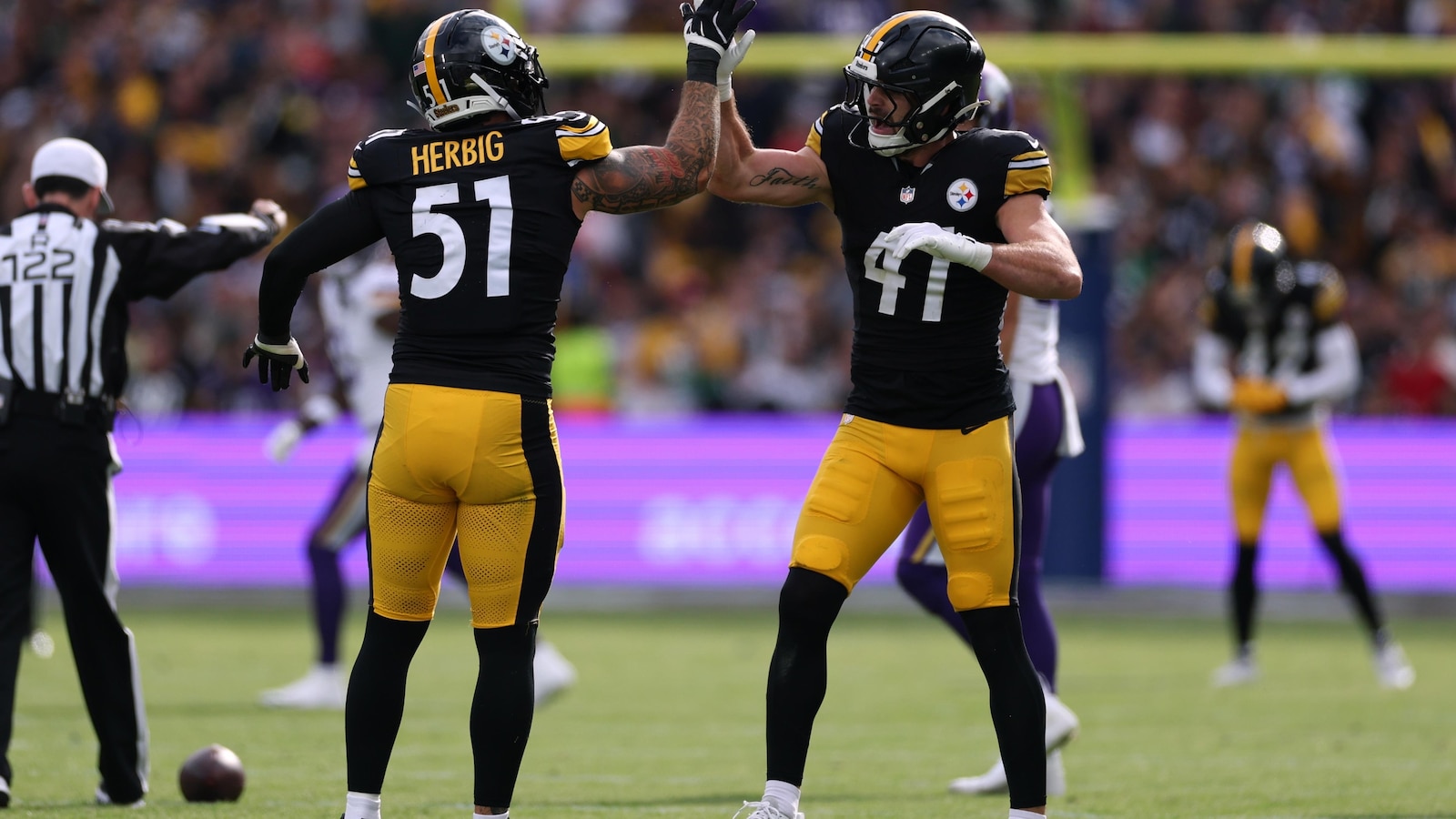 Steelers Lead AFC North 3-1 Amid Challenging Season Outlook