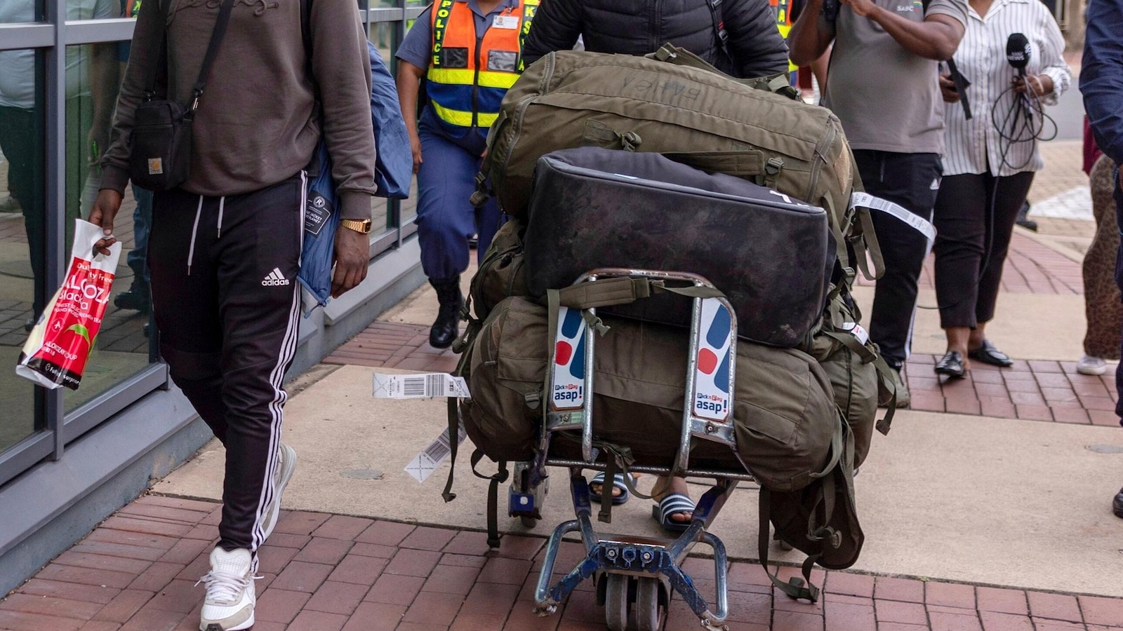 South African police question 11 men lured to Russia to fight in Ukraine