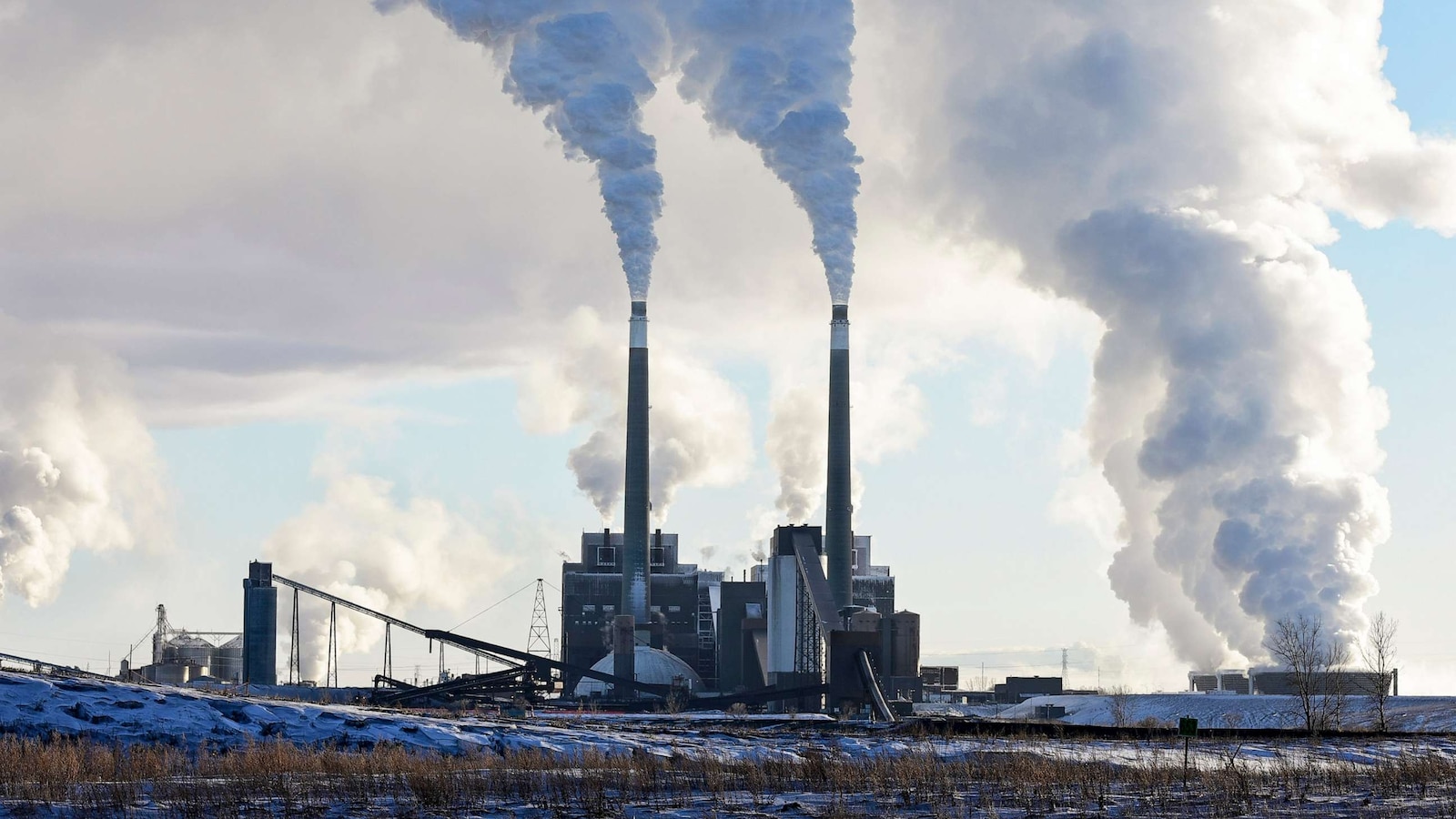 EPA to regulate emissions, pollution coming from power plants for 1st