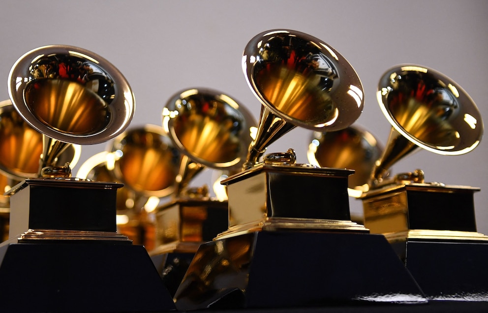PHOTO: US-ENTERTAINMENT-MUSIC-GRAMMY-AWARD-TROPHY