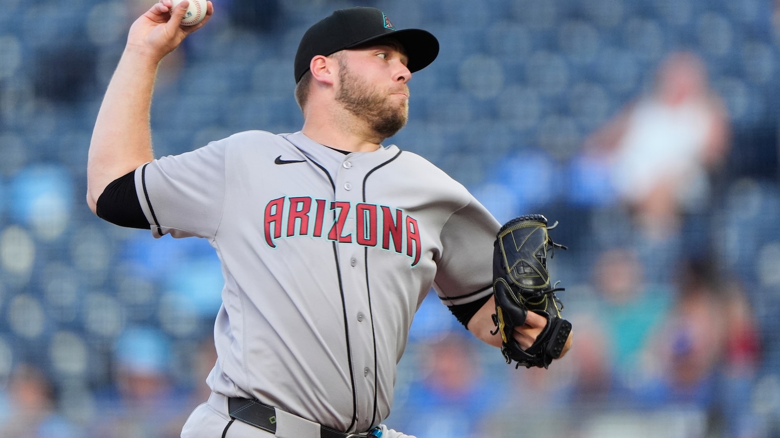 Burnes Returns, D-backs Outlast Royals in 11-Inning Thriller