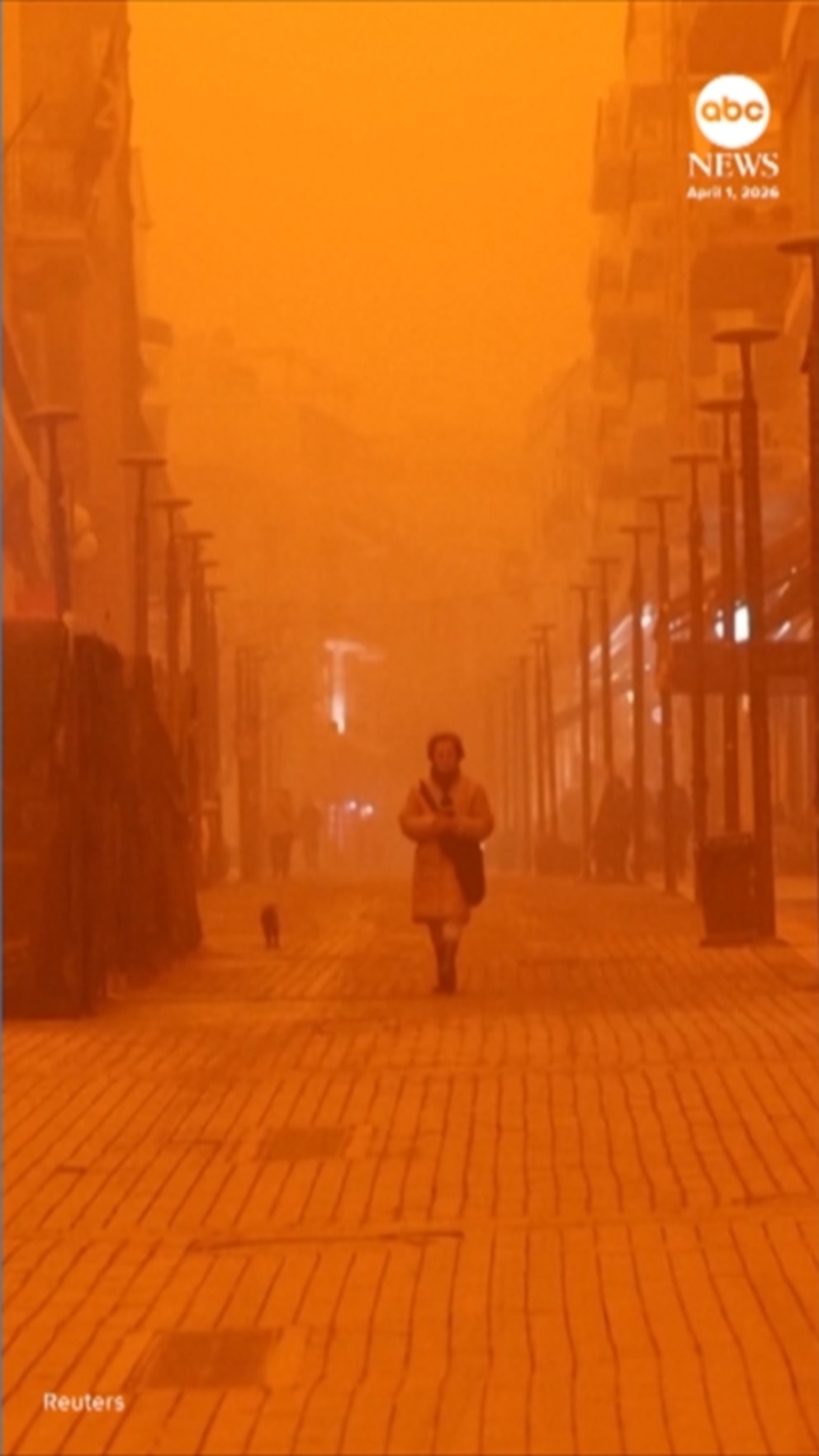 Video Skies over Crete turned orange by sandstorm