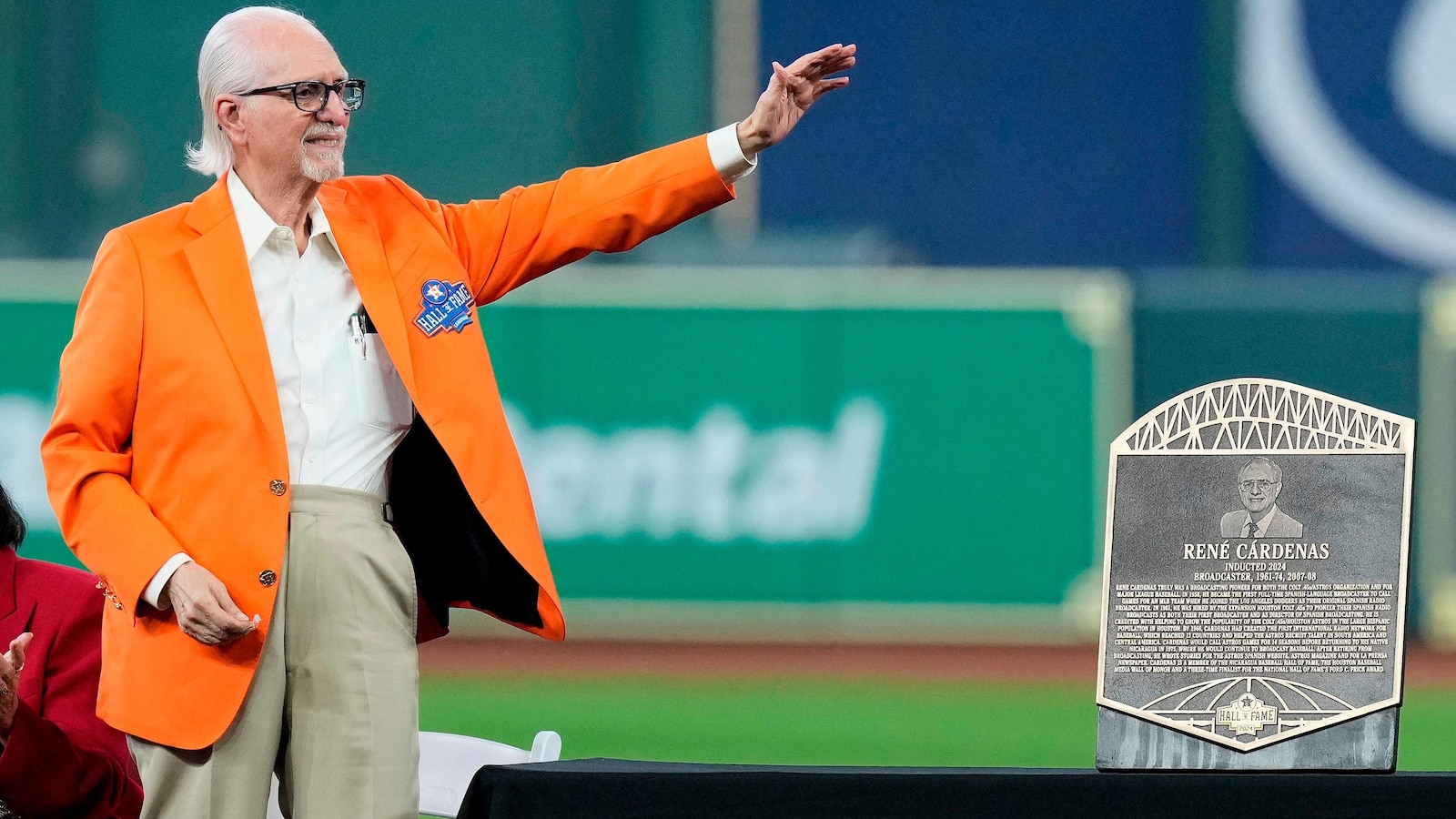 René Cárdenas, pioneer in Spanish-language broadcasts of MLB games, dies at 96  abcnews.com