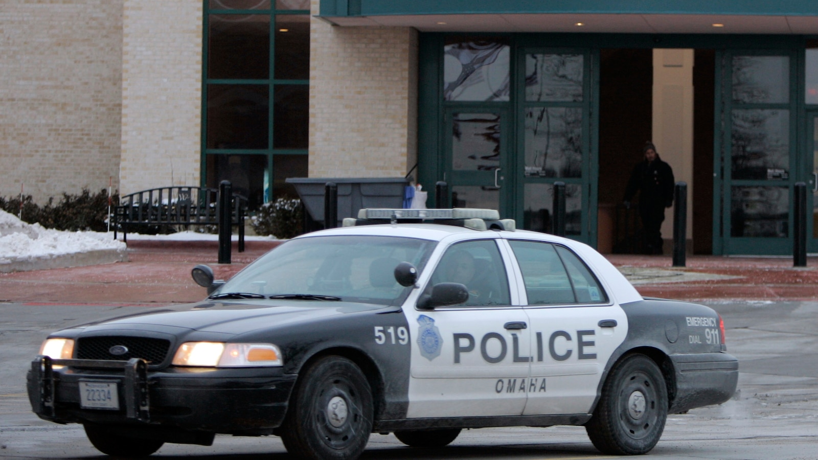  Omahas largest public school district stops officers from using electric shock gloves