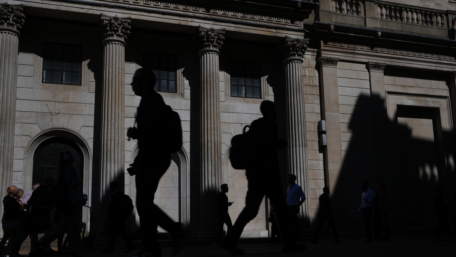 Очаква се Bank of England да запази лихвените проценти непроменени въпреки нарастващата инфлация