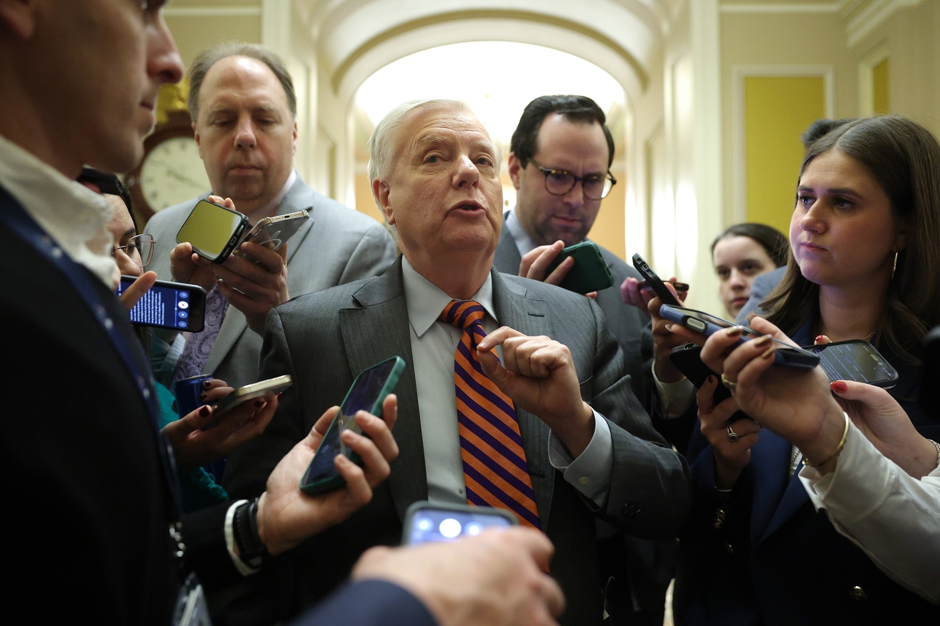 Photo: The Senate is working to pass a government spending bill to avoid a long-term government shutdown