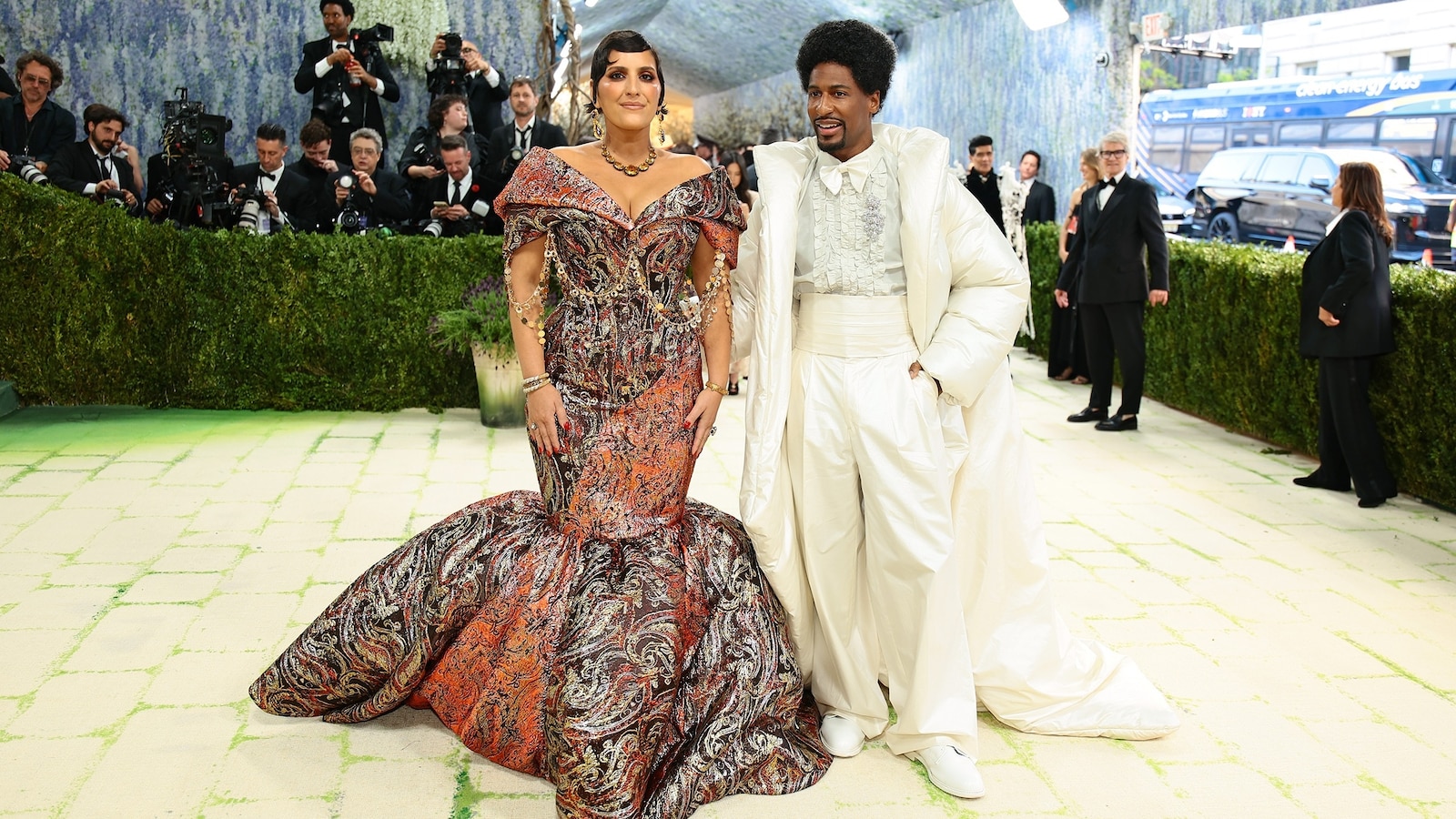 Met Gala 2026: Hugh Jackman and Sutton Foster, more stylish couples hit red carpetThe Met Gala theme this year is "Costume Art."