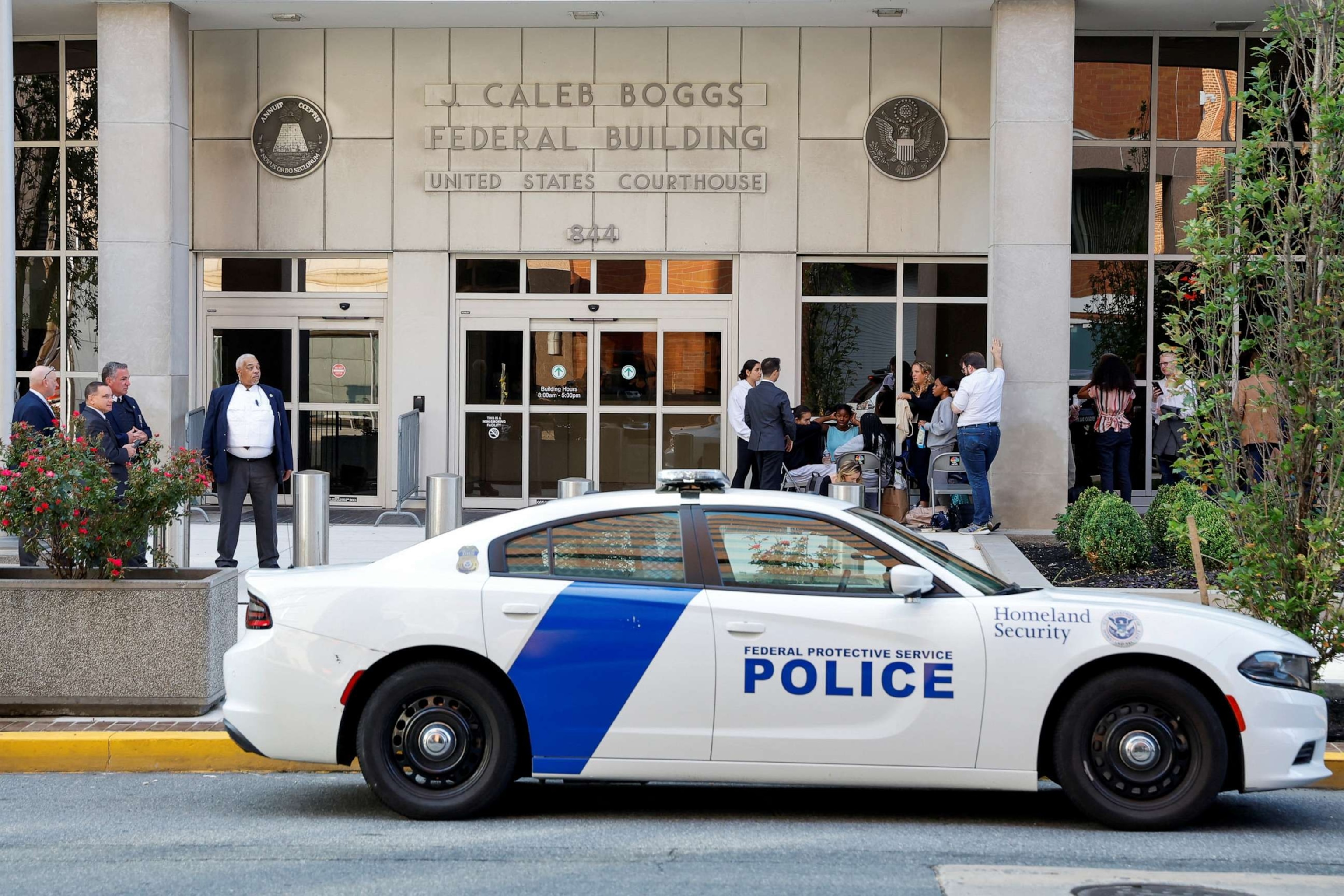 PHOTO: Law enforcement officers secure the area before Hunter Biden, son of President Joe Biden, arrives at federal court in Wilmington, Del., July 26, 2023.