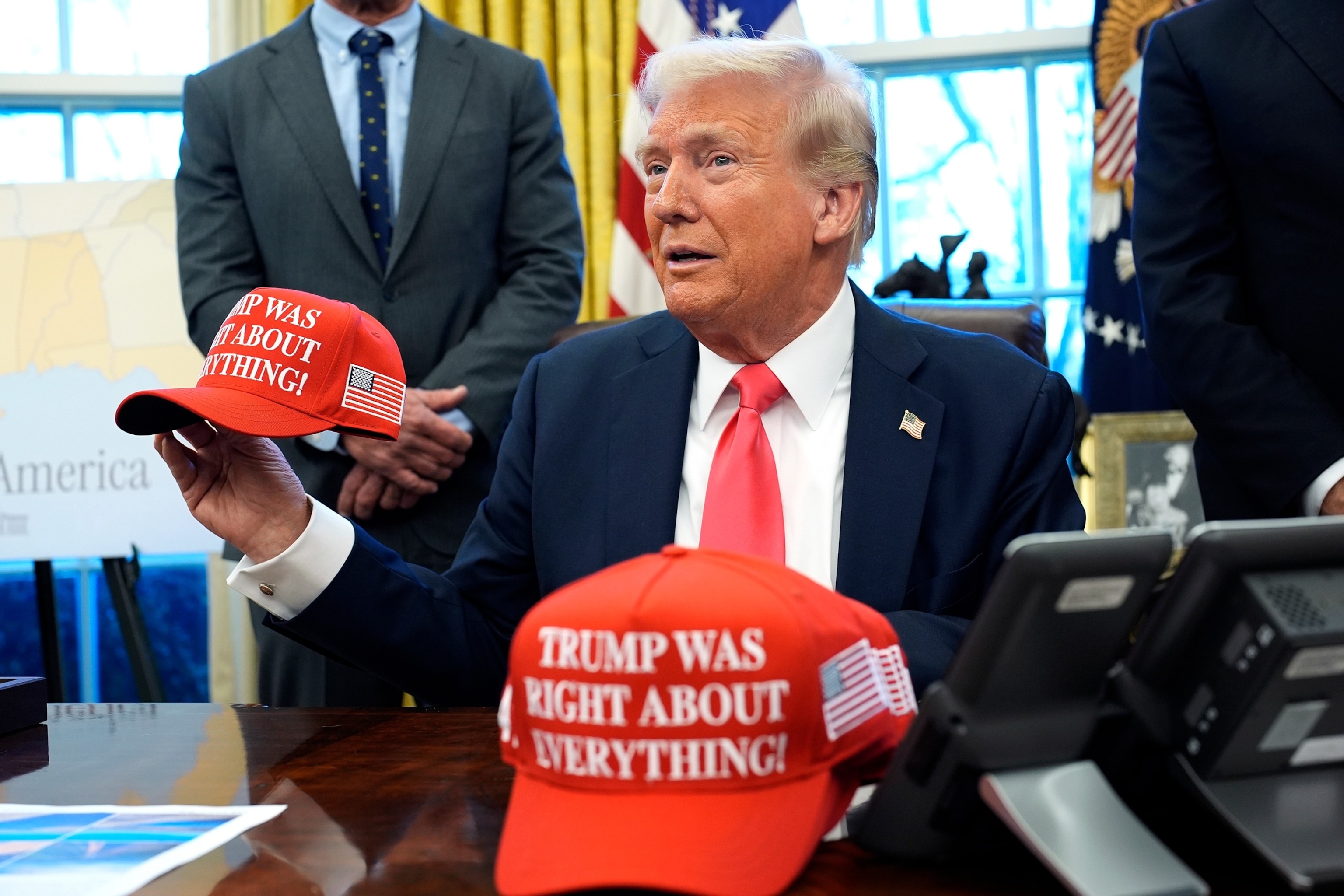 donald-trump-16-epa-gmh-250225_174052304