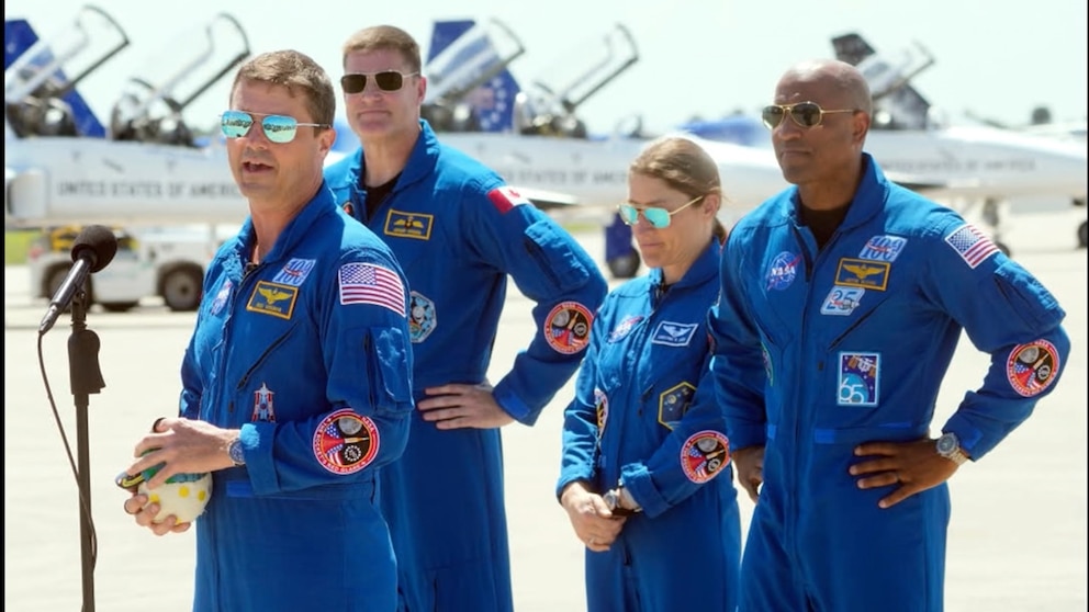 Video Artemis II crew on historic moon mission