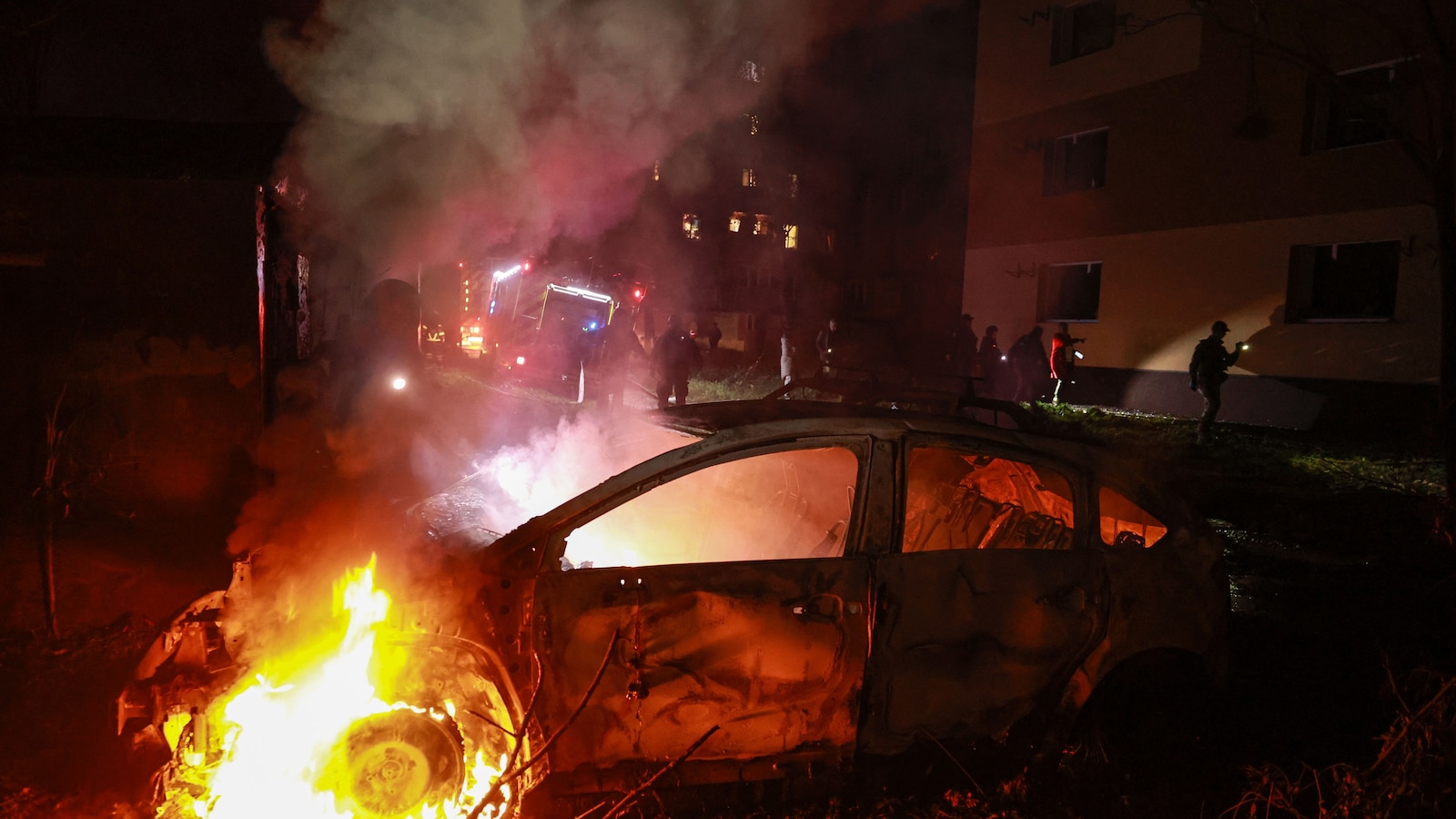 Пожар в петролни обекти в Санкт Петербург, докато Киев изстрелва повече от 1000 дрона срещу Русия