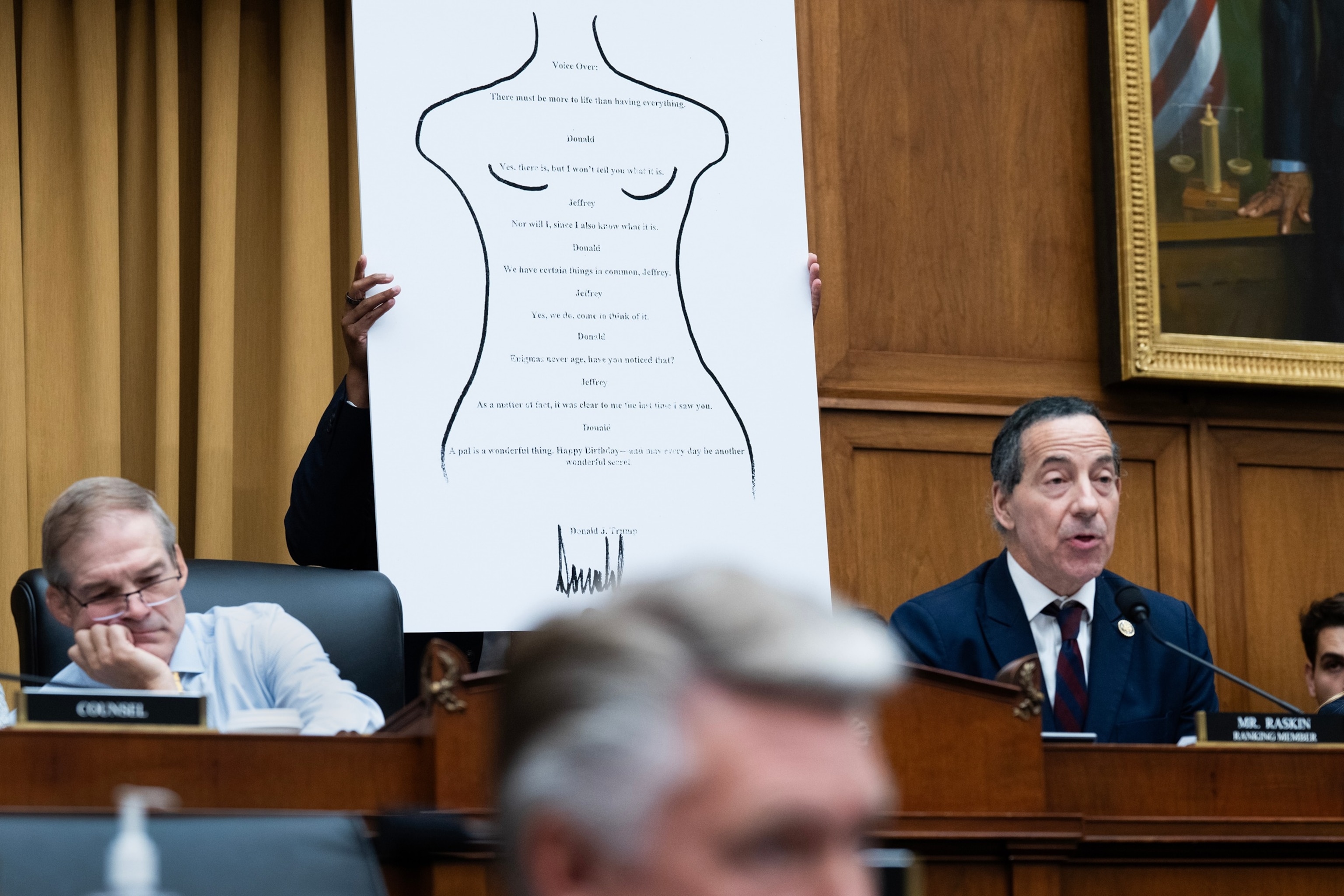Foto: En esta fotografía de archivo del 17 de septiembre de 2025, el representante Jamie Raskin hizo referencia al supuesto dibujo de Donald Trump en el cumpleaños número 50 de Jeffrey Epstein durante una audiencia del Comité Judicial de la Cámara de Representantes.