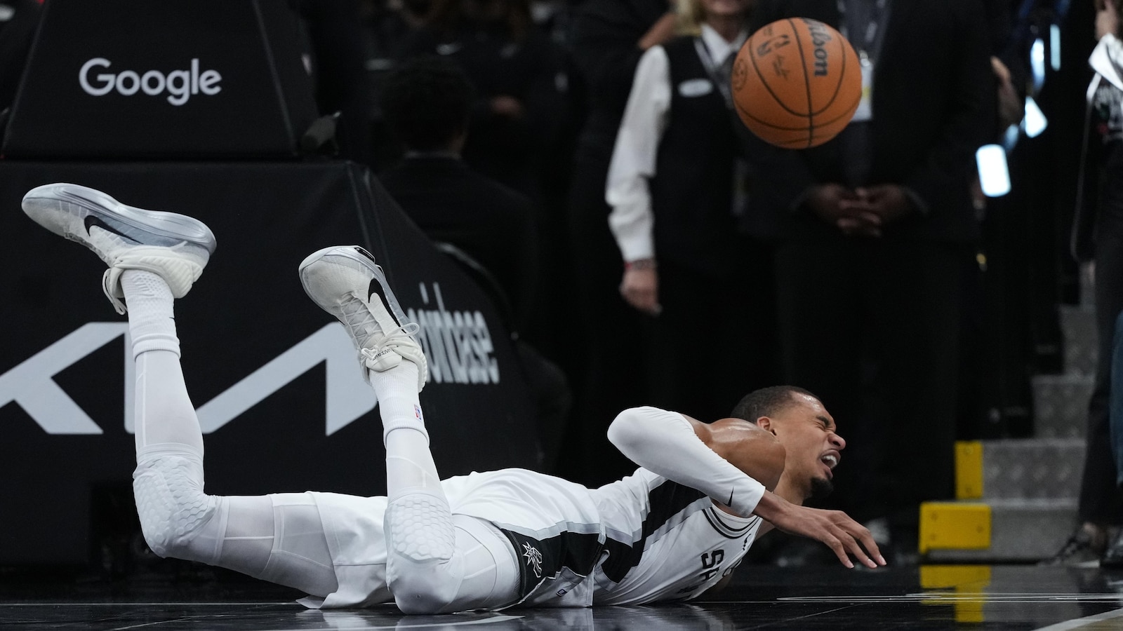 Trail Blazers rally past Spurs 106-103 to even series after Wembanyama exits with concussion