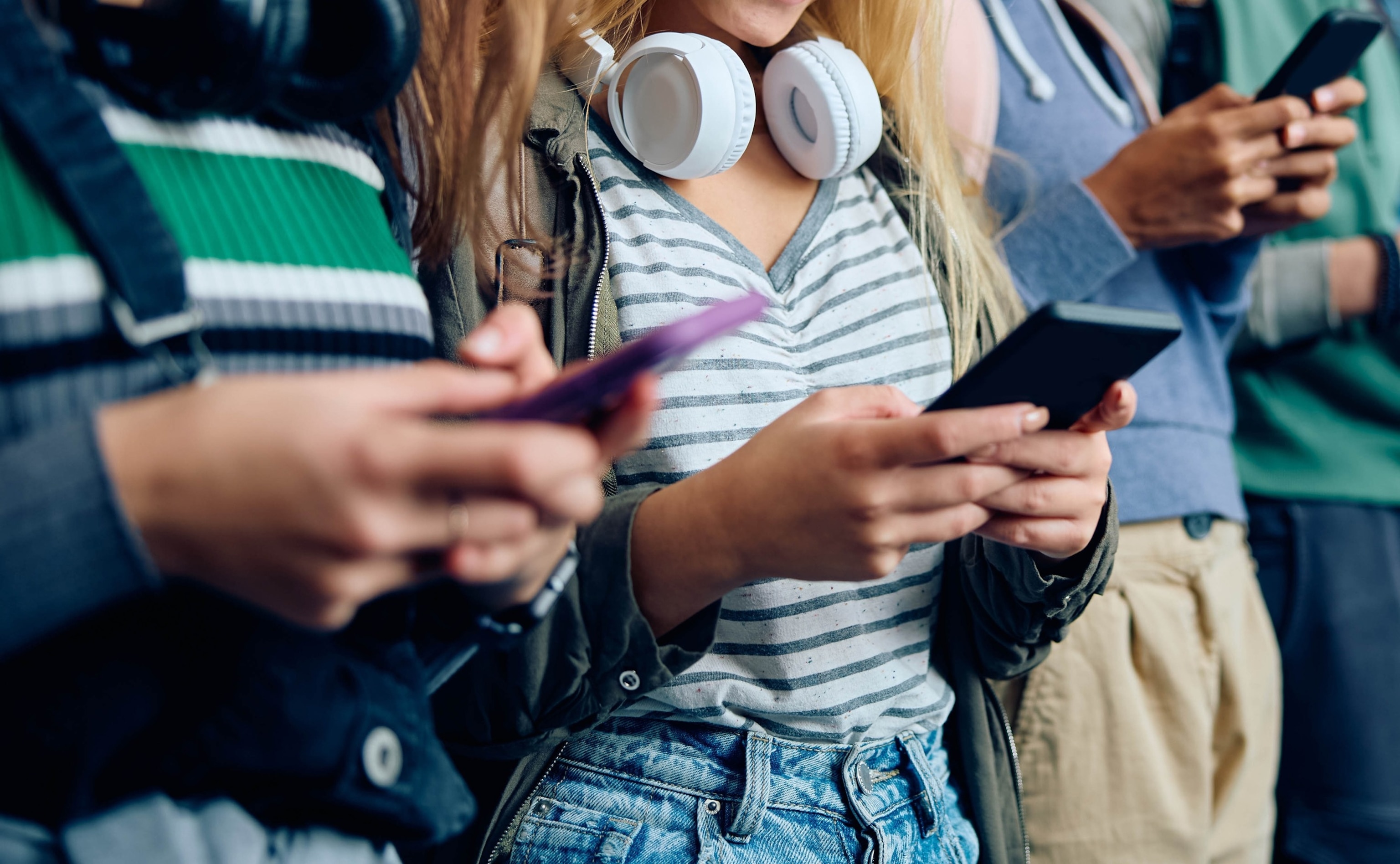 PHOTO: Students with cell phones in an undated stock photo.