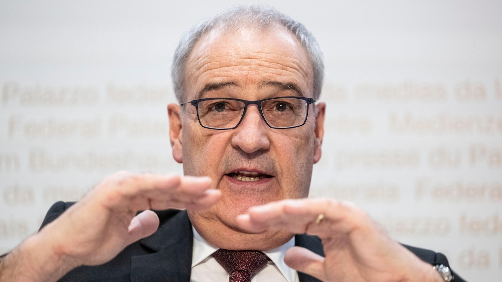 تعتزم سويسرا زيادة استثماراتها في الولايات المتحدة نتيجة لاتفاق خفض الرسوم الجمركية الأمريكية على البضائع السويسرية تعتزم سويسرا زيادة استثماراتها في الولايات المتحدة نتيجة لاتفاق خفض الرسوم الجمركية الأمريكية على البضائع السويسرية